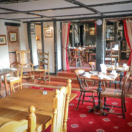 Queens Head Inn, Tirril 3* 彭里斯