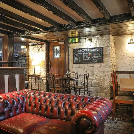 Queens Head Inn, Tirril 宾馆 3*