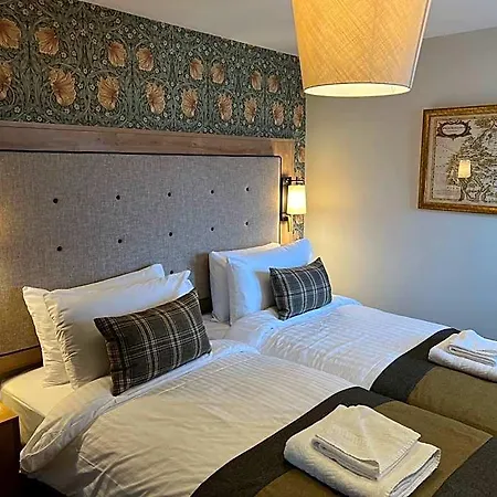 Queens Head Inn, Tirril 宾馆 3*