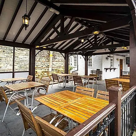 Queens Head Inn, Tirril 3* 彭里斯